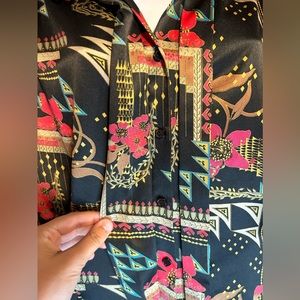 Vintage 80’s silk print blouse with pleated collar